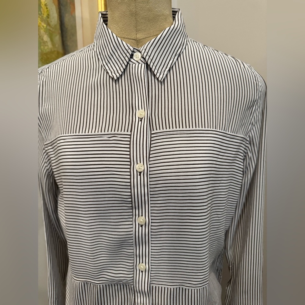 Spanx Washable Silk Long-Sleeve Shirt in Cedar/True Ivory Size Medium - Picture 3 of 8